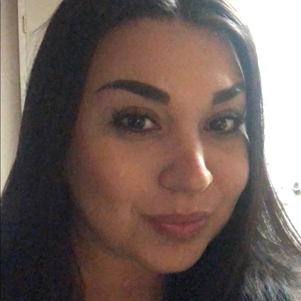 Meet your Posher, Angelica